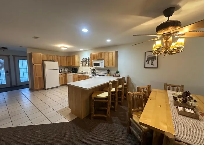 Your Starved Rock Gateway Awaits! North Utica