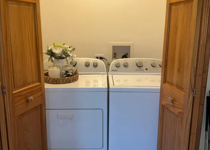 Your Starved Rock Gateway Awaits! Holiday home *
